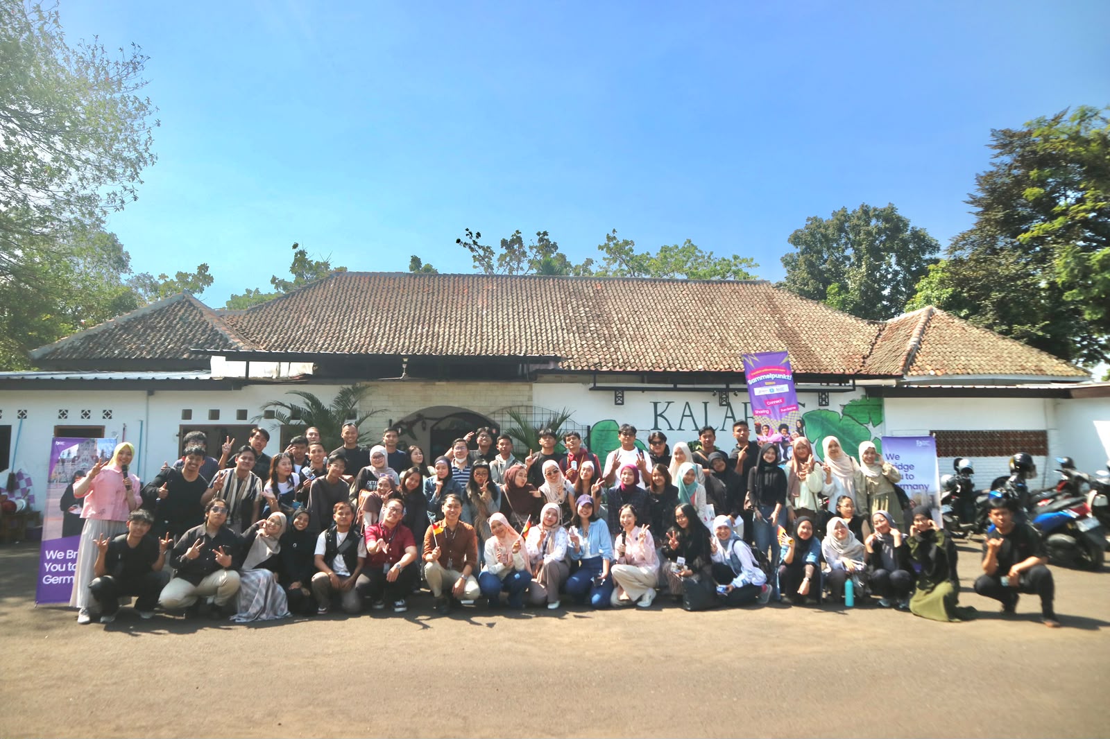 Mengenal Au Pair Lebih Dekat bersama Deutsch Kompass dan Deutsch lernen mit Fara dalam Sammelpunkt: Special Edition